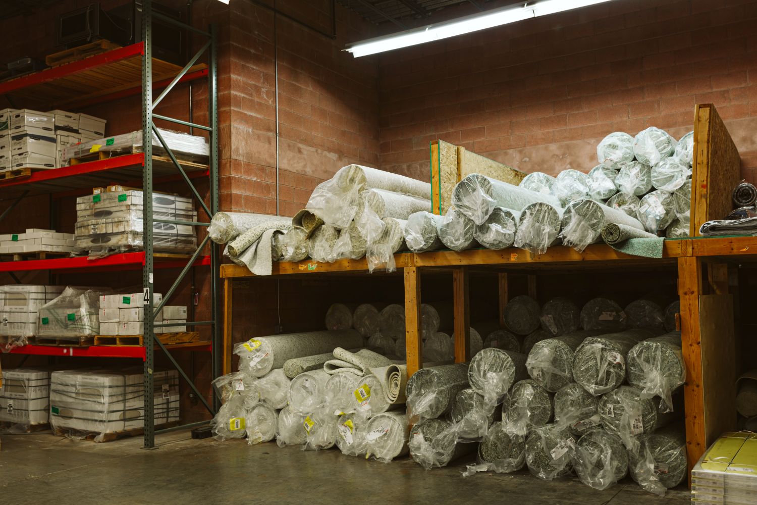 Carpet rolls in Arizona flooring store 